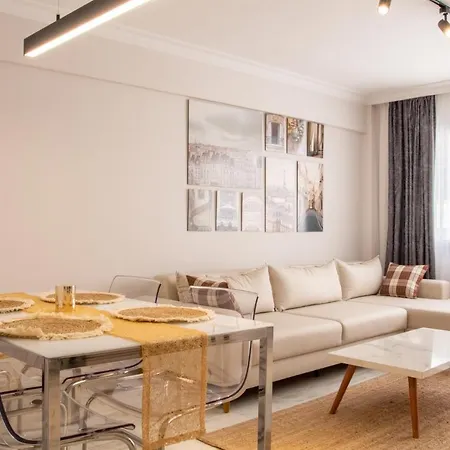 Gorgeous Flat With Balcony In Konak *